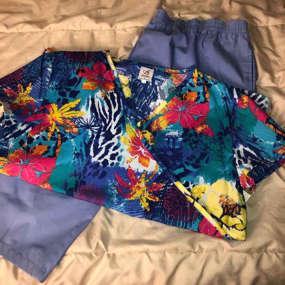 Floral Scrub Top